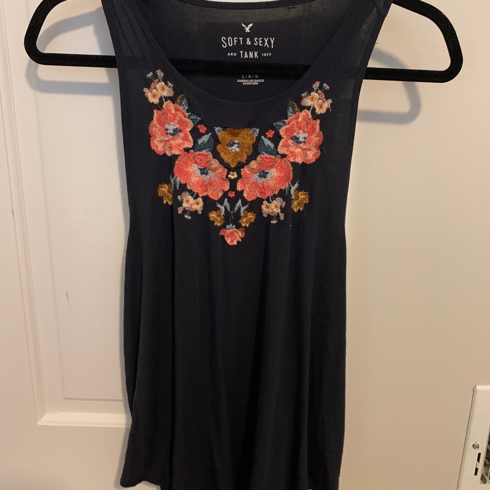 Embroidered floral tank top!